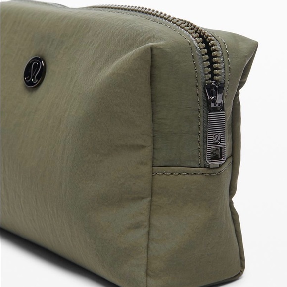 Lululemon All Your Small Things Pouch Mini - Picture 3 of 12